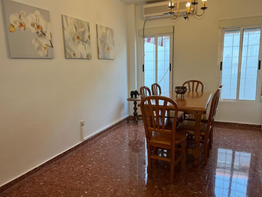 Casa Soleada En Calle Tranquila Севиля Екстериор снимка